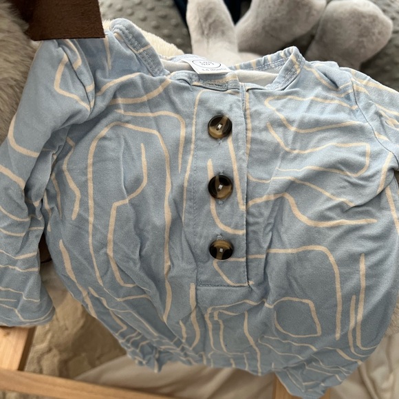 Lou Lou & Co two piece 3-6 mos - Picture 2 of 5